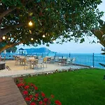 Floria Hotel