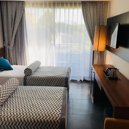 酒店 Floria 阿拉尼亚