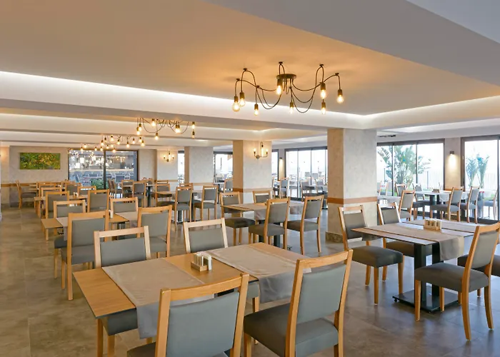 Floria 4* אלאניה
